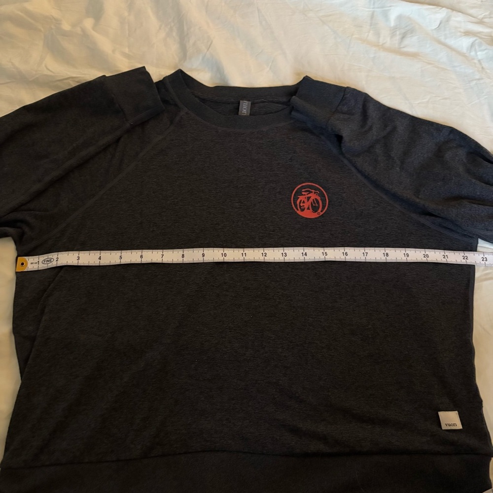 VUORI Long Sleeve Halo Crew Top VW241 Dark Gray Heather Logo - Picture 8 of 11
